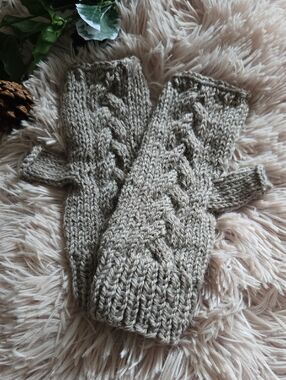NEW Handmade Hand-Knit Cable Fingerless Mittens in Taupe 100% Merino Wool